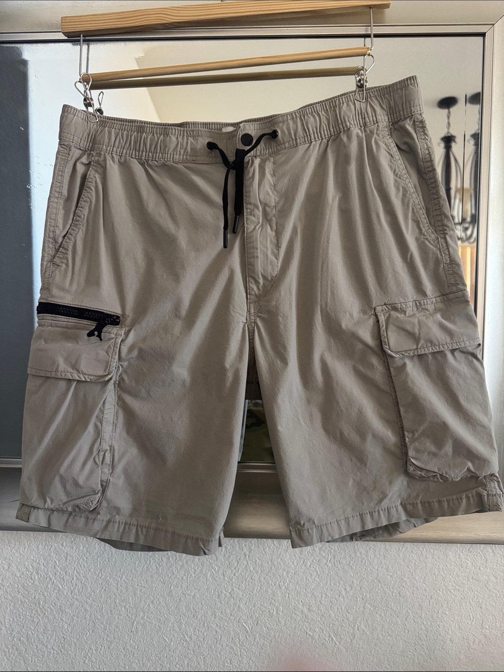 Men's Cargo Shorts in Light Taupe